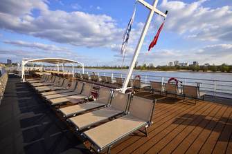 Viva Cruises VIVA RUBY Sun Deck ©Viva Cruises.jpg